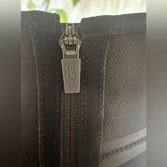 UGG Classic Tech Mini Waterproof Suede Winter Boots Size 5 - Picture 8 of 13